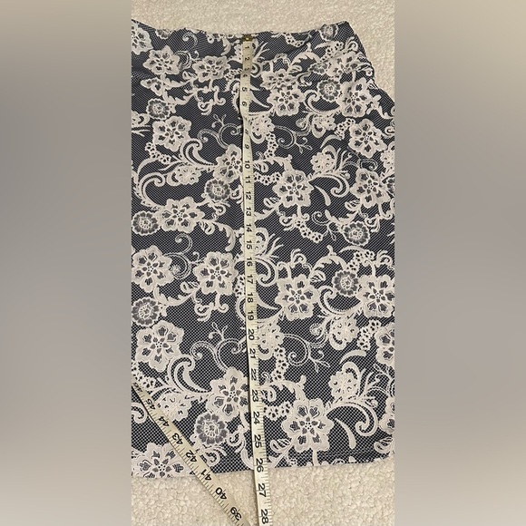 Ashley Blue Women’s Knee Length Skirt Size Large - Picture 10 of 10